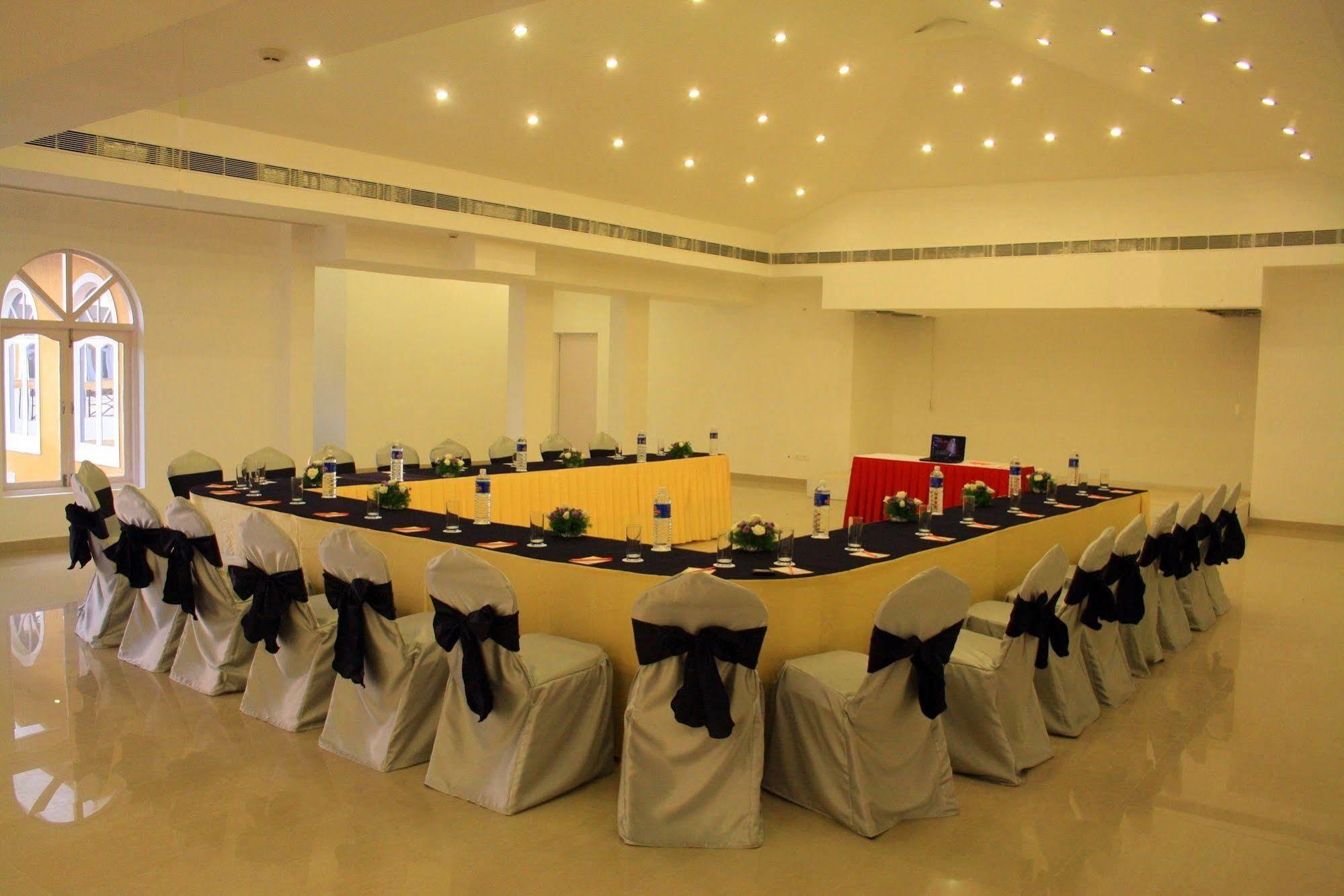 Crystal By Morpho, Goa Villagio Resort Betalbatim Eksteriør bilde